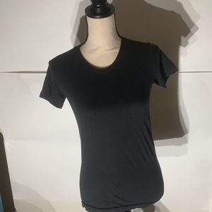 Plain black t shirt